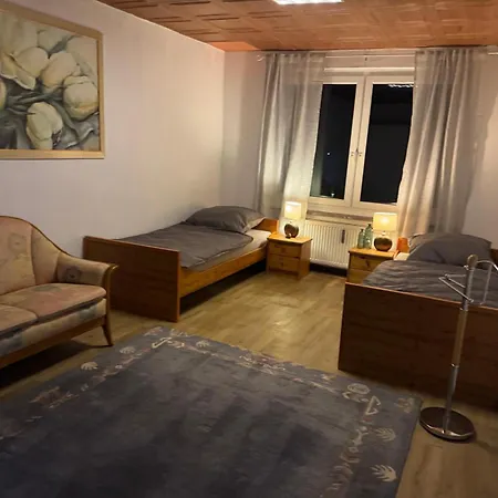 Dorfplatz Homestay *